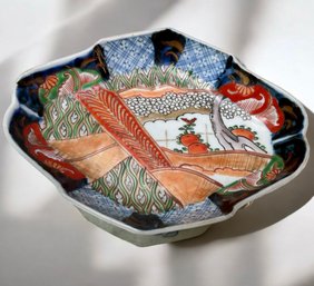 Japanese IMARI Hand Painted Porcelain Dish With Scalloped Edging