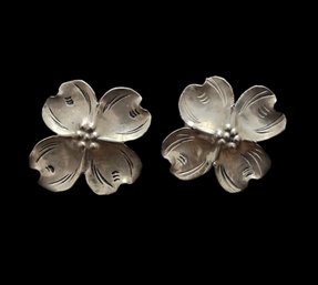 Vintage Sterling Silver Designer STUART NYE Dogwood Flower Screw On Earrings