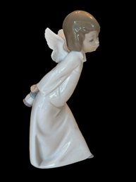 Lladro #4960 'Curious Angel' Designer Salvador Debon 1977    9-1/2' Tall