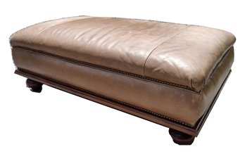 AMAZING RALPH LAUREN LEATHER NAIL HEAD OTTOMAN