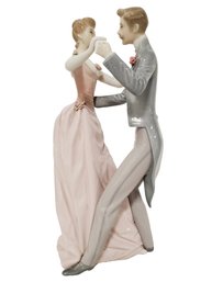 Beautiful Vintage Lladro Spain Porcelain Anniversary Waltz Dance Couple With Original Box No 1372 Discontinued