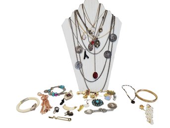 Mixed Lot Ladies Jewelry & More - Necklaces, Bracelets, Keychains