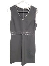 Ladies Diane Von Furstenberg Size 6  Sleeveless V-neck Black & White Dress