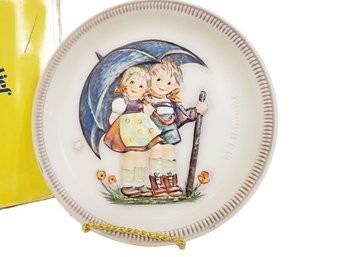 Vintage MJ Hummel 1st Edition 1975 Bas Relief Anniversary Plate In Original Box - Stormy Weather