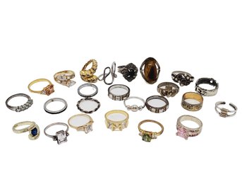 Grouping Of Vintage Ladies Costume Fashion Rings