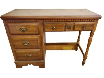 Vintage Bassett Traditional Wood Student Desk