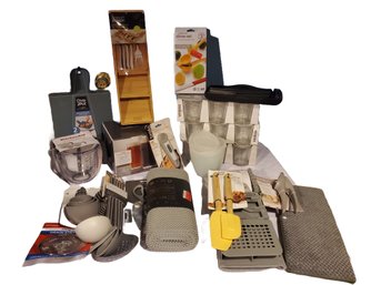 Mixed Lot Kitchen & Dining Gadgets, Cutlery, Baking & More