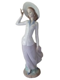 Vintage Lladro 5682 'Breezy Afternoon' Porcelain Lady Figurine Hand Made In Spain 1989