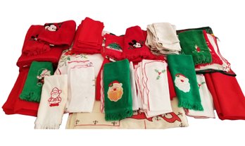 Pot Luck Christmas Holiday Linens: Tablecloths, Napkins, Runners & Towels