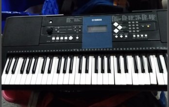 Yamaha Digital Keyboard, PSR-E333 With Original Box                                                CV