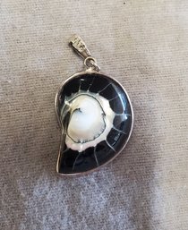 Stunning Abalone & Onyx Nautilus Form Pendant Crafted With 925 Sterling Silver