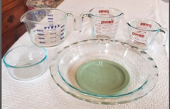 PYREX Lot-  Pie Crust Edge Pie Plate, 3 Measuring Cups & 1 Bowl