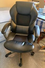 Comfy Ergonomic Black Office Chair (adjustable)