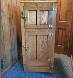 Beautiful Antique Icebox With Oak Cabinet