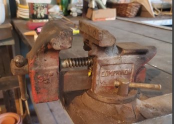 Companion Work Swivel Bench Vise 3 1/2'