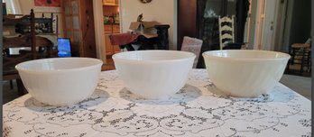 Beautiful Vintage Fire King Ivory Swirl Oven Ware Mixing Bowls