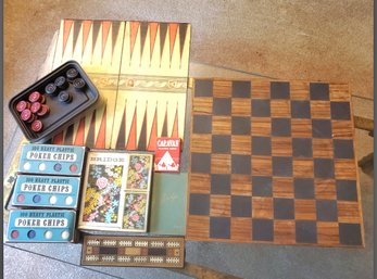 Lot Of Vintage Game Boards & Game Pieces - Super Wood Chess/ Checkers Board