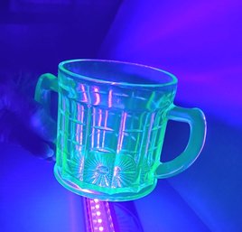 Vintage Anchor Hocking Green Depression Uranium Glow Glass Sugar Bowl Optic Block Pattern Marked 'AH'