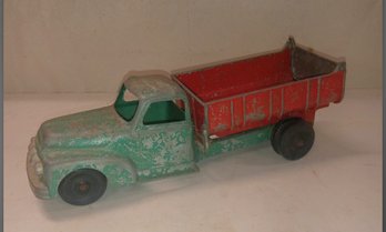 Nice Vintage 1950s Hubley Green & Red Toy Dump Truck.  NC / CVB