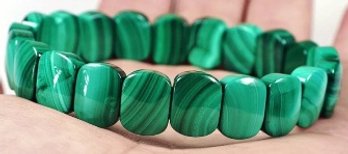 Stunning 166 Carat Bullseye Green Malachite Stretch Bracelet