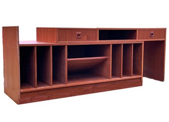 A Pair Of Versatile Vintage Modular Teak Shelves (1 Of 2)