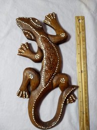 Beautifully Carved Wooden Alligator With White Accents