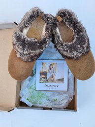 Size 7 Bearpaw Shoes/slippers