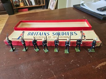 #21 - Vintage Britain's 8 Royal Marines No. 35 'Marching At The Slope' Lead Figures.