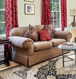 Elegant ROWE Loveseat