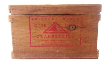 Vintage Triangle Brand Cape Cod Cranberries Falmouth MA Wooden Lidded Advertising Crate