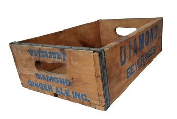 Vintage DIAMOND BEVERAGES Diamond Ginger Ale Inc WATERBURY CT Metal Banded Wooden Crate