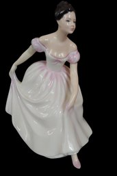 Vintage Royal Doulton Figurine HN3001 DANIELLE By  Peter Gee