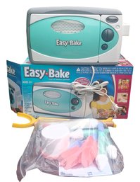 Never Used In Original Box Hasbro Easy Bake Retro Teal & White Oven With Accessories