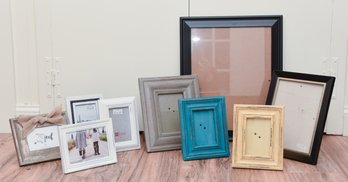 A Frame For Every Family Member: 9 Photo Frames Various Sizes