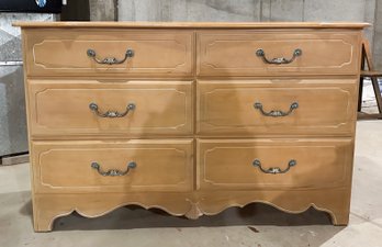 Vintage Ethan Allen French Provincial Style 6 Drawer Dresser