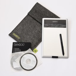 Wacom Bamboo Retouch Pad With Stylus Pen And Carrying Case, Model CTH-470