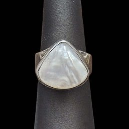 Vintage Designer STARBORN Sterling Silver Mother Of Pearl Triangular Ring, Size 7.5