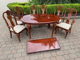 Elegant Dining Room Table W/ Leaf & 6 Chairs W/ Cherry Finish