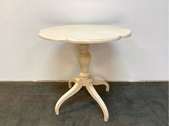 Ethan Allen 'Swedish Home' Spiral Scalloped Edge Pedestal Table