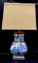 Beautiful Blue & White Crackle Finish Asian Pagoda Scene Table Lamp