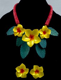 Incredible Vintage Carved Wooden Figural Tropical Floral Necklace & Earring Set