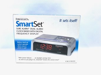 New Old Stock Smart Set Alarm Clock Radio By Emerson Research