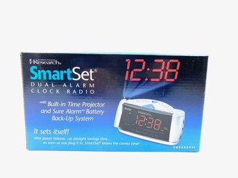 New Old Stock Smart Set Dual Alarm Clock Radio W/ Built In Projector By Emerson Research