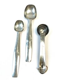Grouping Of Assorted Stainless Steel Measuring Spoons