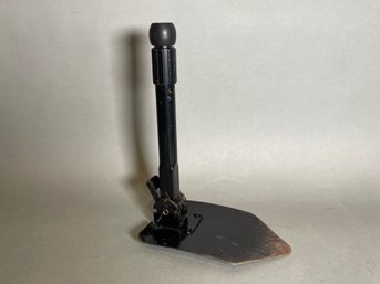 A Foldable Army Shovel