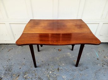 Scalloped Edged Drop Leaf Table  Vintage Or Antique?  Light Veneer.