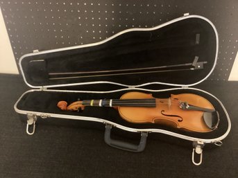 Violin & Case &bow, Great Shape, Latches Lock On Case.