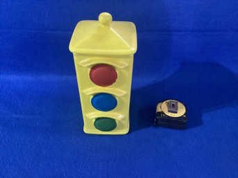 Stop Light Ceramic Canister, In Excellent Shape ,no Chips No Cracks No Crazing Could Be (hull)