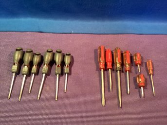 2 Sets Of Screwdrivers,,Torx Screwdrivers, Phillips Head ,square Head, And Flat Head Like New