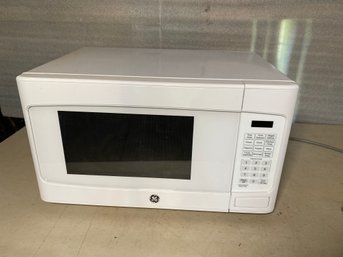 Microwave 950 Watts 20x12x16 Very Clean Works Great